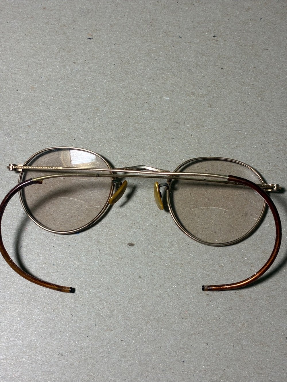 1920s-1940s Men's Round Metal Frame Eyeglasses in Gold - Picture 8 of 12